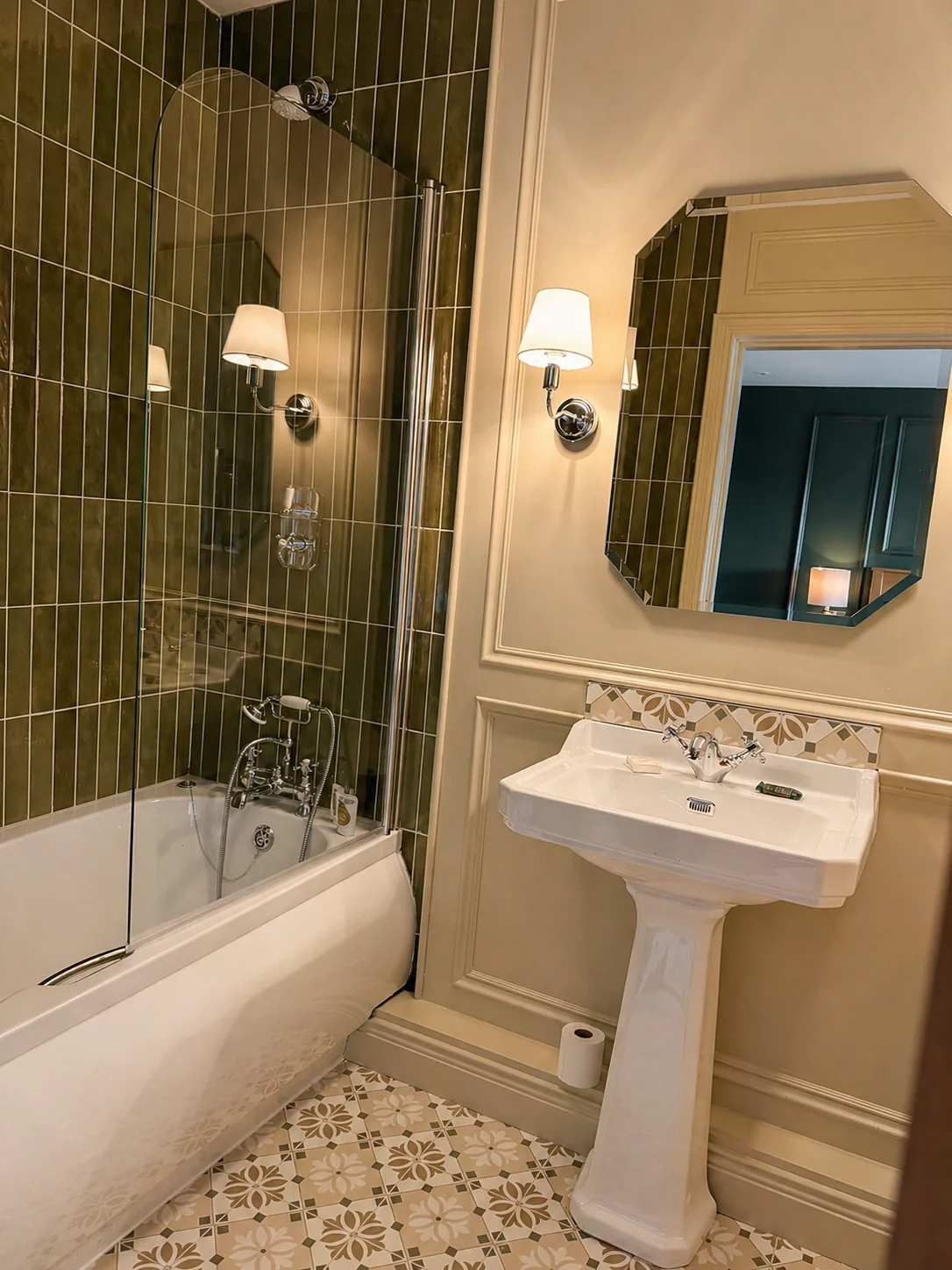 Grand Family Suite at Donegal Manor