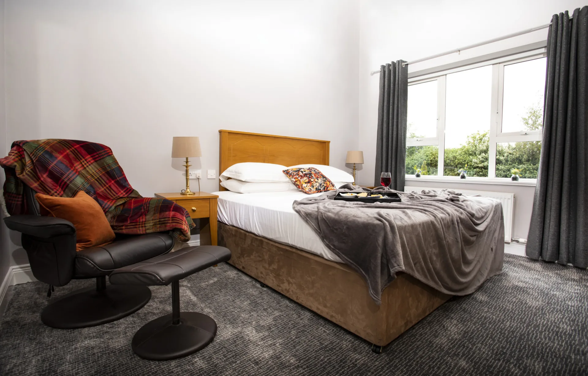 The Residence Suite bedroom at Donegal Manor