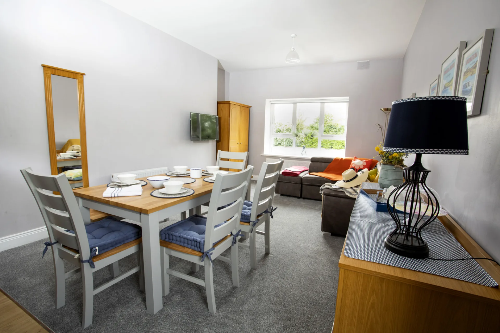 The Residence Suite lounge and dining area at Donegal Manor