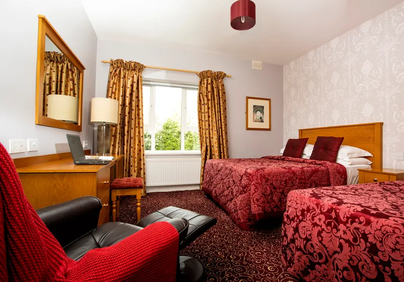 Manor King (Accessible)